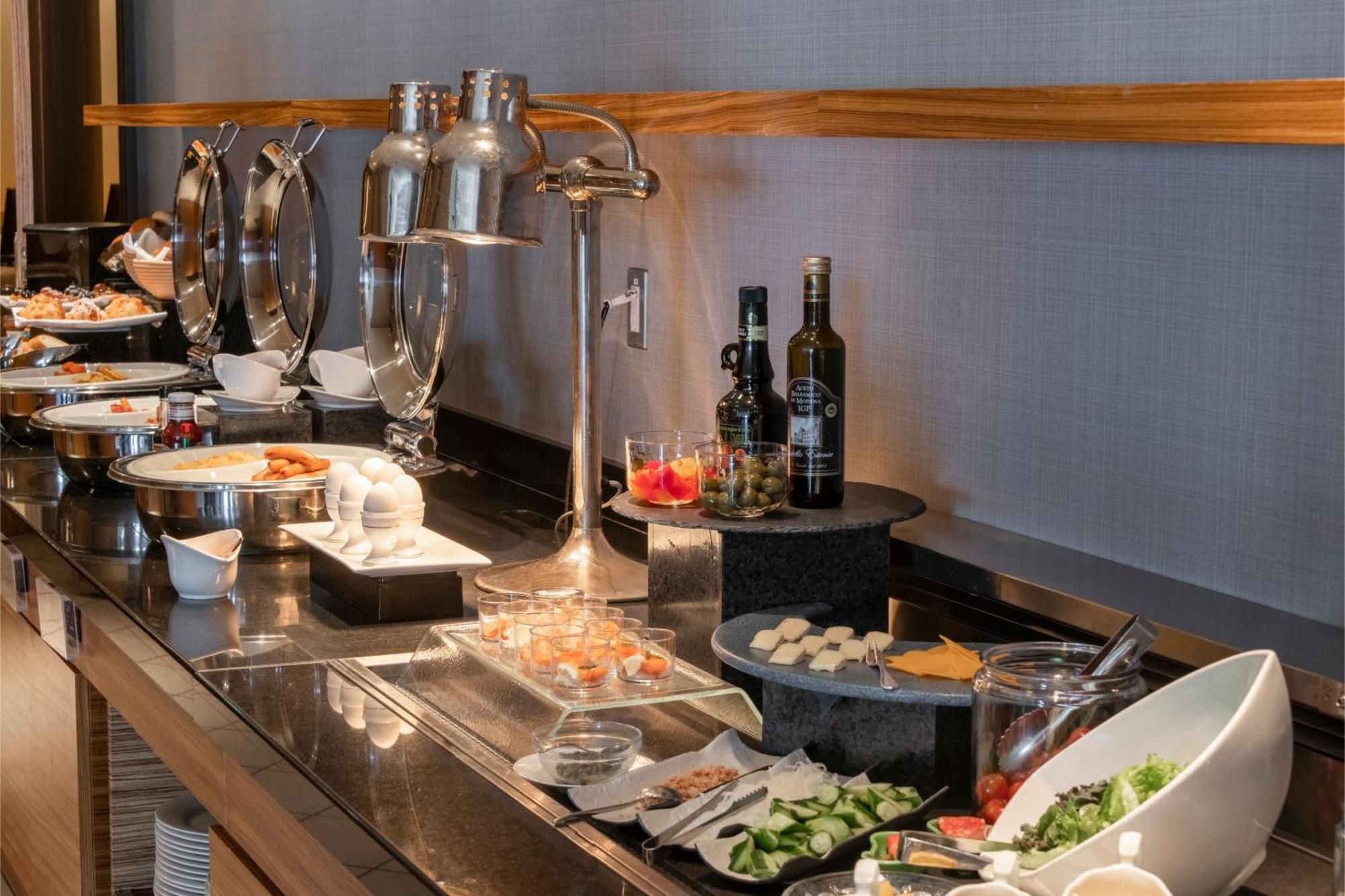 מלון Ana Crowne Plaza Kobe By Ihg מראה חיצוני תמונה A salad bar