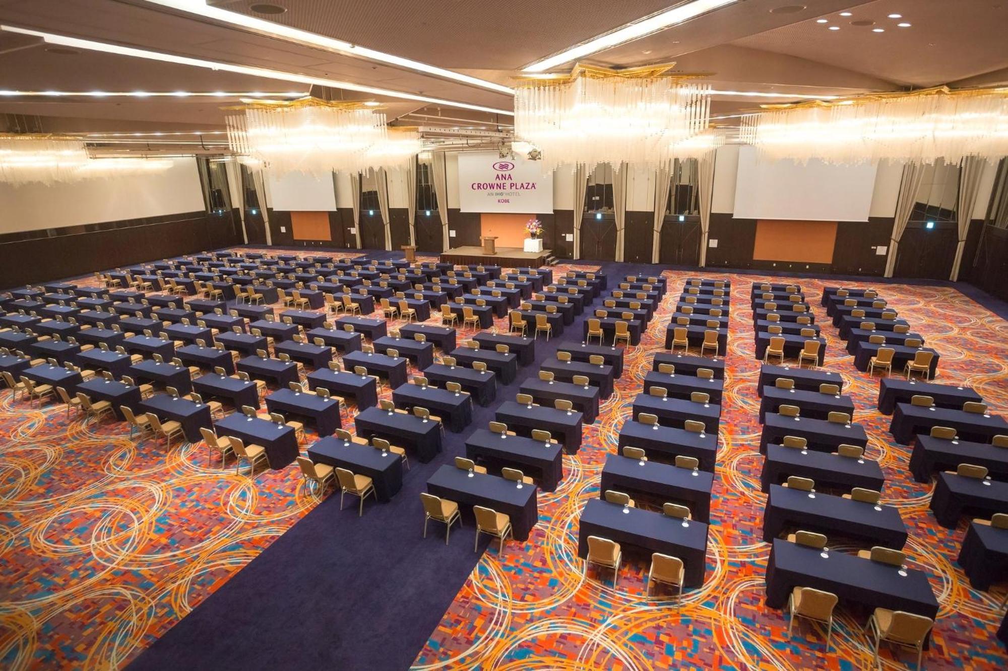 מלון Ana Crowne Plaza Kobe By Ihg מראה חיצוני תמונה Convention Hall