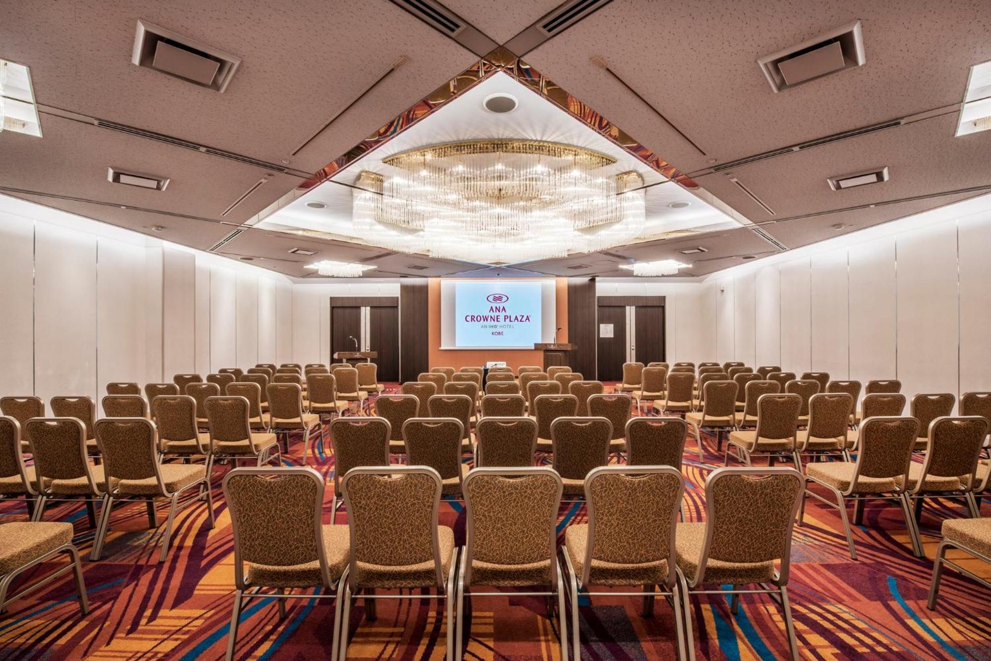 מלון Ana Crowne Plaza Kobe By Ihg מראה חיצוני תמונה The ballroom