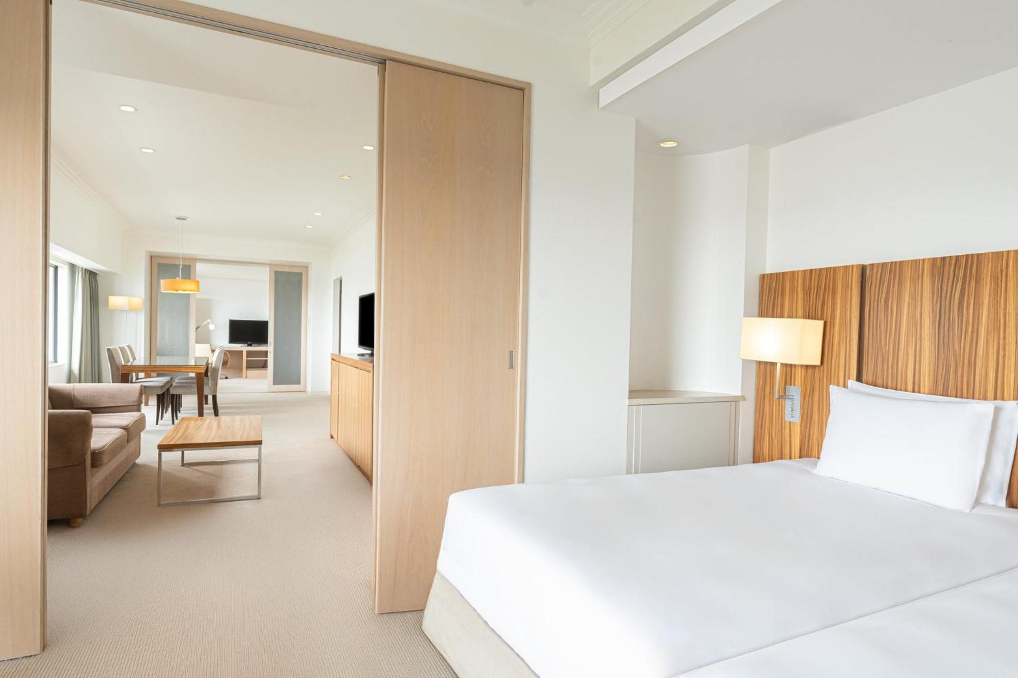 מלון Ana Crowne Plaza Kobe By Ihg מראה חיצוני תמונה A suite at the hotel